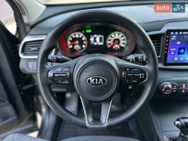 Серый Киа Соренто, объемом двигателя 2.36 л и пробегом 108 тыс. км за 14700 $, фото 27 на Automoto.ua