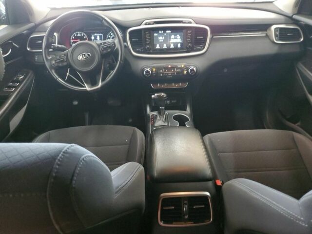 Сірий Кіа Соренто, об'ємом двигуна 2.4 л та пробігом 200 тис. км за 10600 $, фото 4 на Automoto.ua