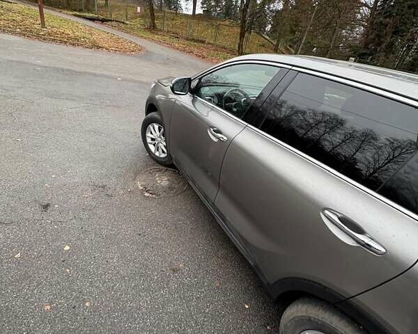 Сірий Кіа Соренто, об'ємом двигуна 2.36 л та пробігом 181 тис. км за 14800 $, фото 20 на Automoto.ua