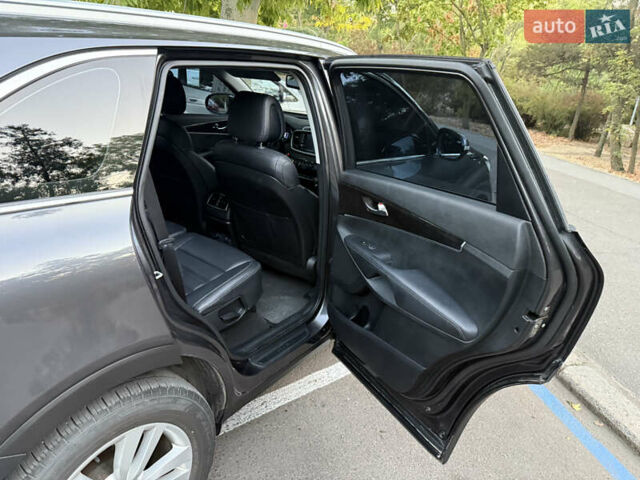 Серый Киа Соренто, объемом двигателя 2 л и пробегом 142 тыс. км за 19300 $, фото 23 на Automoto.ua