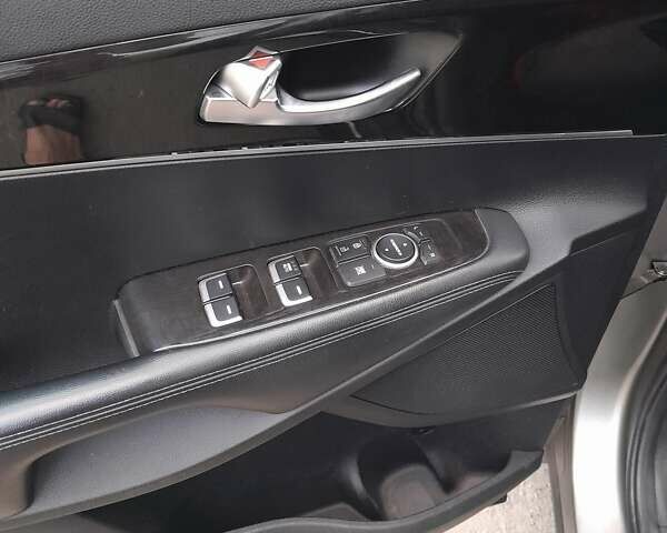 Киа Соренто 2017 в Кривом Роге на Automoto.ua Серый Киа Соренто, объемом двигателя 2.4 л и пробегом 74 тыс. км за 18400 $, фото 7 на Automoto.ua