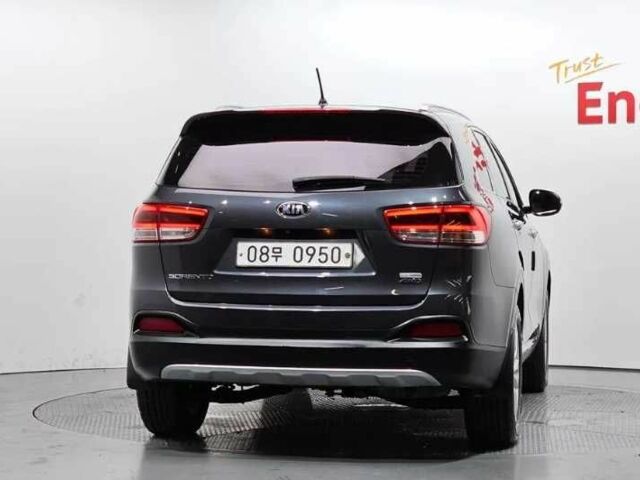 Серый Киа Соренто, объемом двигателя 2 л и пробегом 130 тыс. км за 17200 $, фото 3 на Automoto.ua