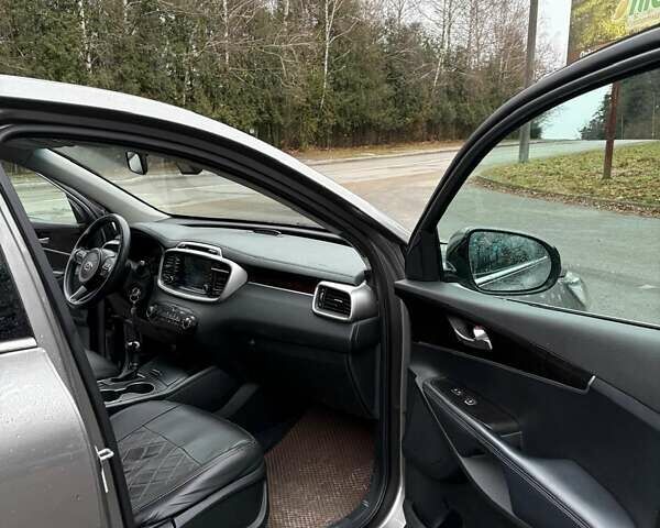 Сірий Кіа Соренто, об'ємом двигуна 2.36 л та пробігом 181 тис. км за 14800 $, фото 22 на Automoto.ua