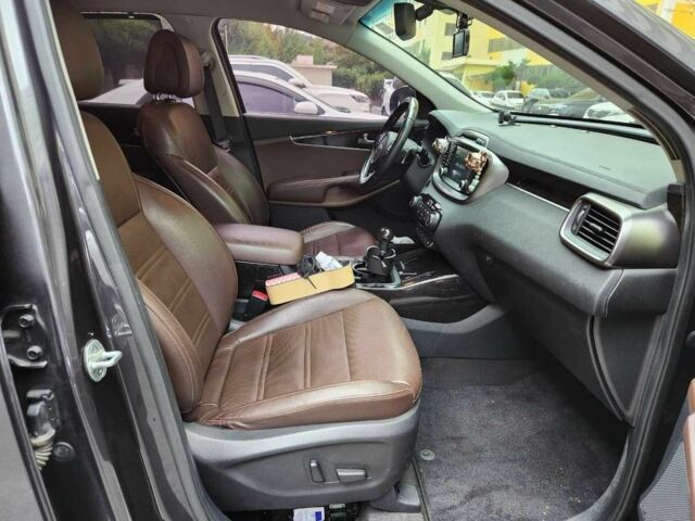 Киа Соренто 2017 в Киеве на Automoto.ua Серый Киа Соренто, объемом двигателя 2 л и пробегом 140 тыс. км за 19000 $, фото 7 на Automoto.ua