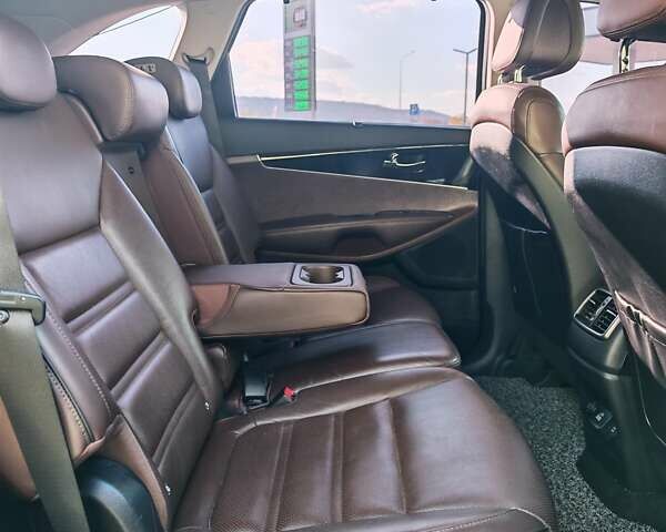 Сірий Кіа Соренто, об'ємом двигуна 2 л та пробігом 224 тис. км за 20500 $, фото 24 на Automoto.ua