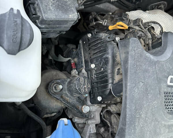 Серый Киа Соренто, объемом двигателя 2 л и пробегом 142 тыс. км за 19300 $, фото 29 на Automoto.ua