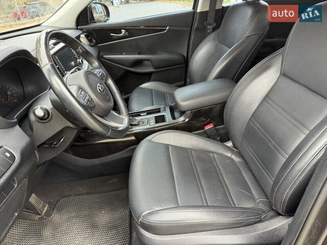 Серый Киа Соренто, объемом двигателя 2 л и пробегом 142 тыс. км за 21100 $, фото 6 на Automoto.ua