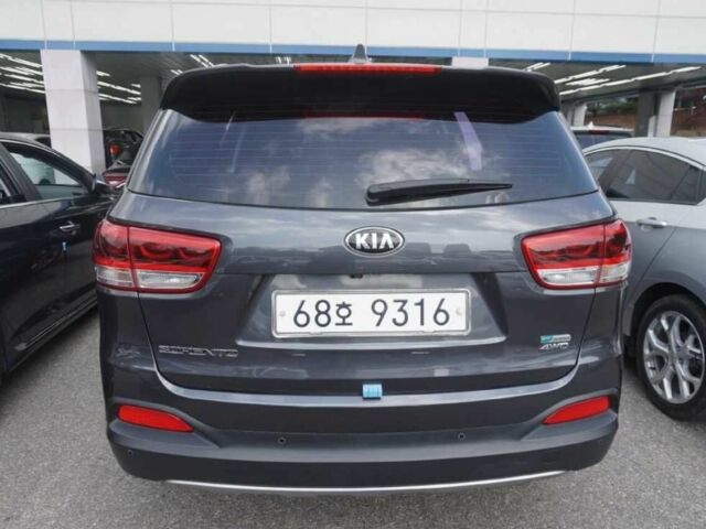 Сірий Кіа Соренто, об'ємом двигуна 2.2 л та пробігом 126 тис. км за 5300 $, фото 3 на Automoto.ua