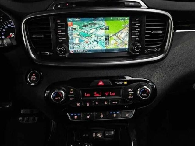 Серый Киа Соренто, объемом двигателя 2 л и пробегом 130 тыс. км за 17200 $, фото 11 на Automoto.ua