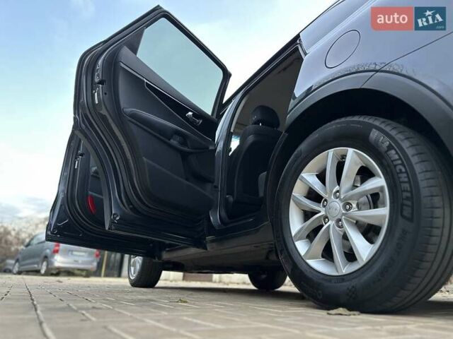 Серый Киа Соренто, объемом двигателя 2.36 л и пробегом 108 тыс. км за 14700 $, фото 49 на Automoto.ua