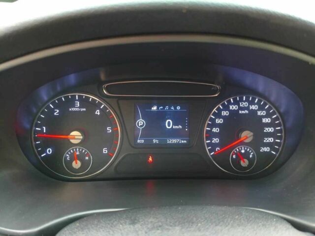 Серый Киа Соренто, объемом двигателя 2 л и пробегом 123 тыс. км за 19000 $, фото 8 на Automoto.ua