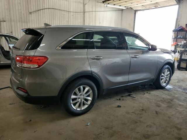 Сірий Кіа Соренто, об'ємом двигуна 2.4 л та пробігом 200 тис. км за 10600 $, фото 3 на Automoto.ua