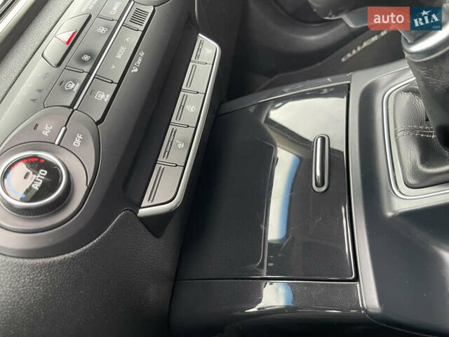 Серый Киа Соренто, объемом двигателя 2.2 л и пробегом 253 тыс. км за 18999 $, фото 124 на Automoto.ua