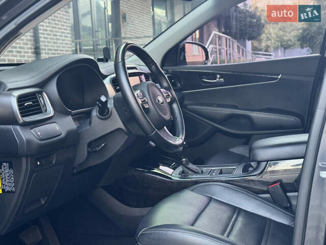 Сірий Кіа Соренто, об'ємом двигуна 2.2 л та пробігом 184 тис. км за 22700 $, фото 16 на Automoto.ua