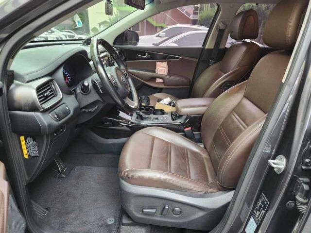 Киа Соренто 2017 в Киеве на Automoto.ua Серый Киа Соренто, объемом двигателя 2 л и пробегом 140 тыс. км за 19000 $, фото 6 на Automoto.ua