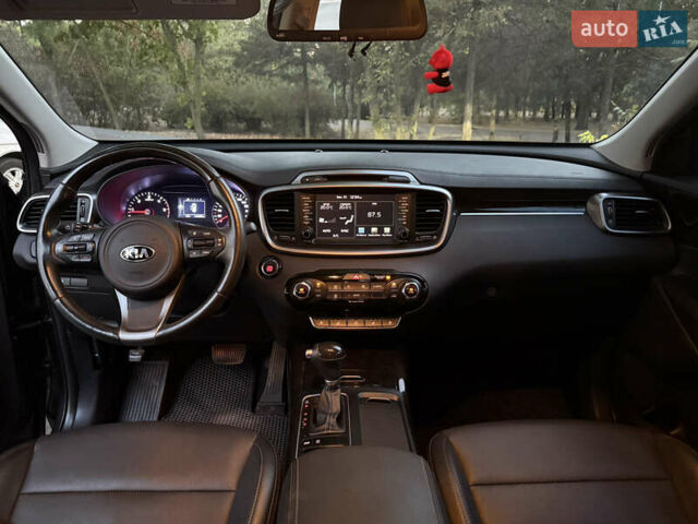 Серый Киа Соренто, объемом двигателя 2 л и пробегом 142 тыс. км за 19300 $, фото 11 на Automoto.ua