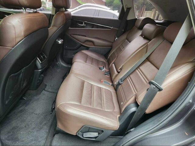 Киа Соренто 2017 в Киеве на Automoto.ua Серый Киа Соренто, объемом двигателя 2 л и пробегом 140 тыс. км за 19000 $, фото 8 на Automoto.ua