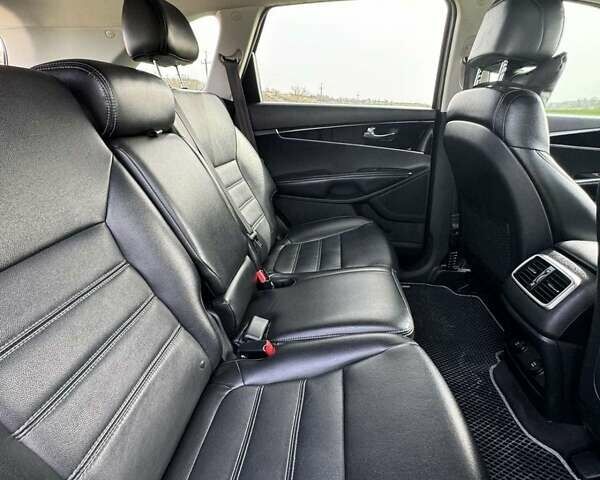 Серый Киа Соренто, объемом двигателя 2.4 л и пробегом 125 тыс. км за 17900 $, фото 3 на Automoto.ua