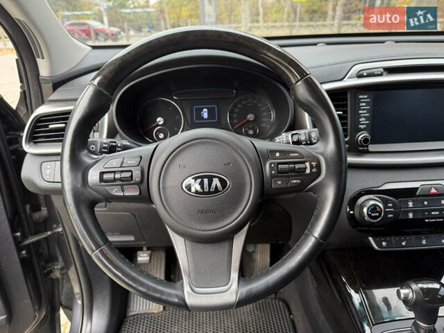 Серый Киа Соренто, объемом двигателя 2 л и пробегом 142 тыс. км за 21100 $, фото 16 на Automoto.ua
