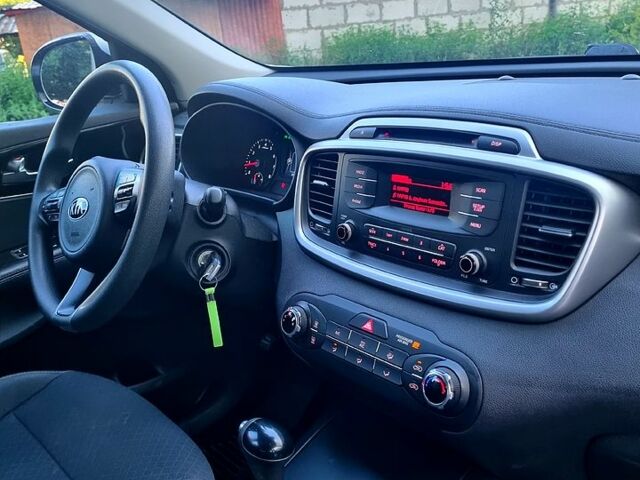 Серый Киа Соренто, объемом двигателя 2.4 л и пробегом 171 тыс. км за 14500 $, фото 3 на Automoto.ua