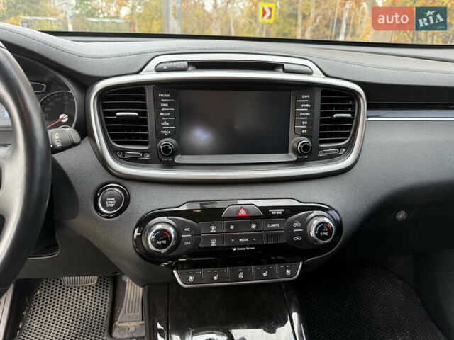 Серый Киа Соренто, объемом двигателя 2 л и пробегом 142 тыс. км за 21100 $, фото 17 на Automoto.ua