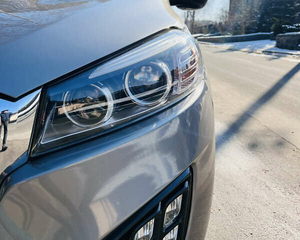 Серый Киа Соренто, объемом двигателя 3.34 л и пробегом 57 тыс. км за 16700 $, фото 32 на Automoto.ua