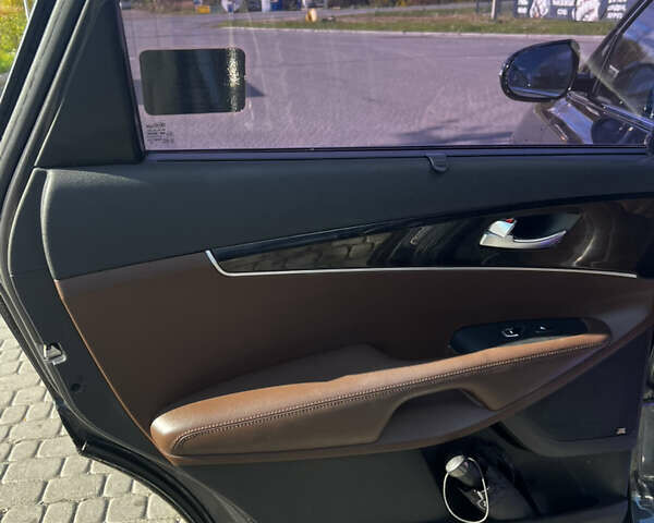 Киа Соренто 2017 в Львове на Automoto.ua Серый Киа Соренто, объемом двигателя 2.2 л и пробегом 255 тыс. км за 26500 $, фото 12 на Automoto.ua