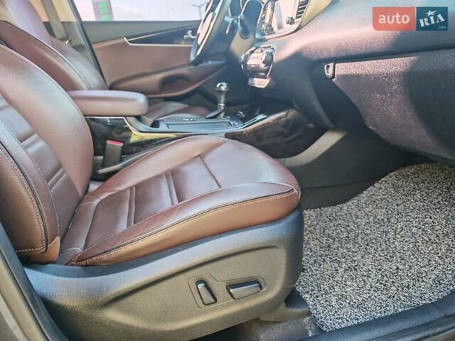 Сірий Кіа Соренто, об'ємом двигуна 2 л та пробігом 224 тис. км за 20500 $, фото 16 на Automoto.ua