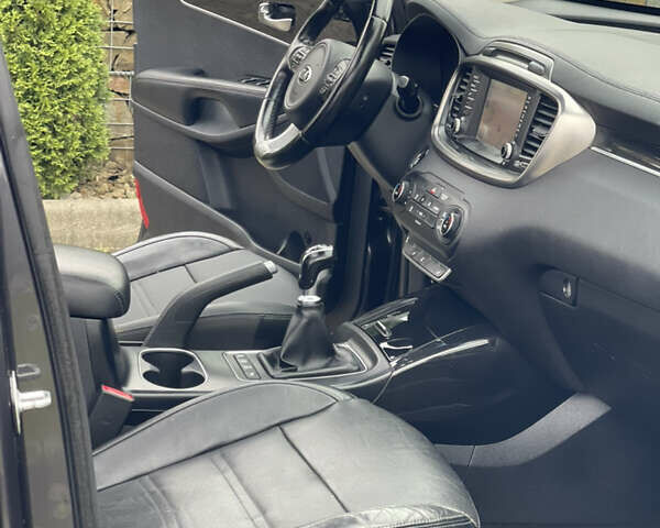 Серый Киа Соренто, объемом двигателя 2.2 л и пробегом 253 тыс. км за 18999 $, фото 169 на Automoto.ua