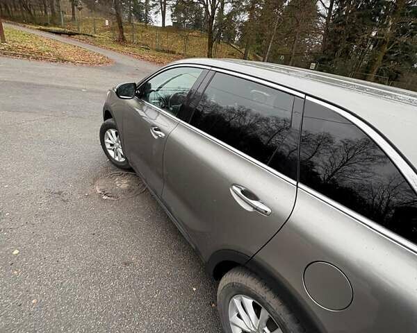 Сірий Кіа Соренто, об'ємом двигуна 2.36 л та пробігом 181 тис. км за 14800 $, фото 26 на Automoto.ua