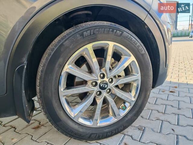 Сірий Кіа Соренто, об'ємом двигуна 2 л та пробігом 224 тис. км за 20500 $, фото 13 на Automoto.ua