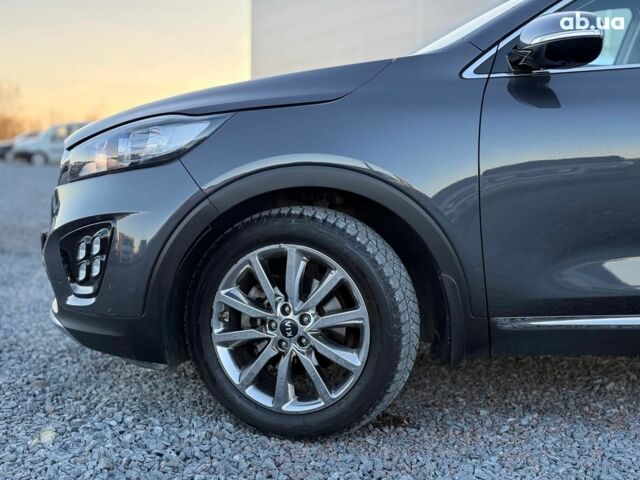 Серый Киа Соренто, объемом двигателя 2.2 л и пробегом 257 тыс. км за 23990 $, фото 4 на Automoto.ua