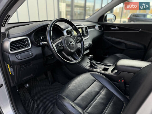 Сірий Кіа Соренто, об'ємом двигуна 0 л та пробігом 205 тис. км за 13400 $, фото 20 на Automoto.ua