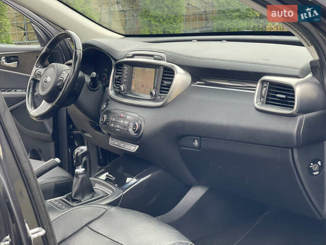 Сірий Кіа Соренто, об'ємом двигуна 2.2 л та пробігом 253 тис. км за 18999 $, фото 163 на Automoto.ua