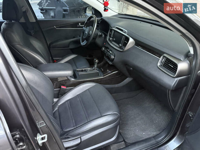 Серый Киа Соренто, объемом двигателя 2 л и пробегом 142 тыс. км за 19300 $, фото 19 на Automoto.ua