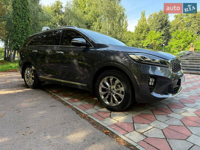 Серый Киа Соренто, объемом двигателя 2 л и пробегом 111 тыс. км за 19000 $, фото 3 на Automoto.ua