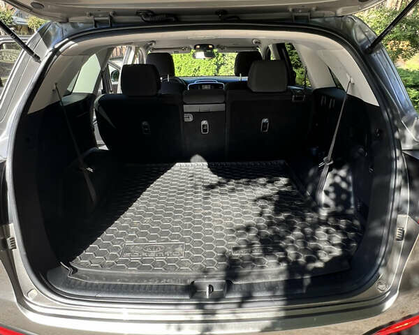 Серый Киа Соренто, объемом двигателя 3.34 л и пробегом 57 тыс. км за 16700 $, фото 13 на Automoto.ua