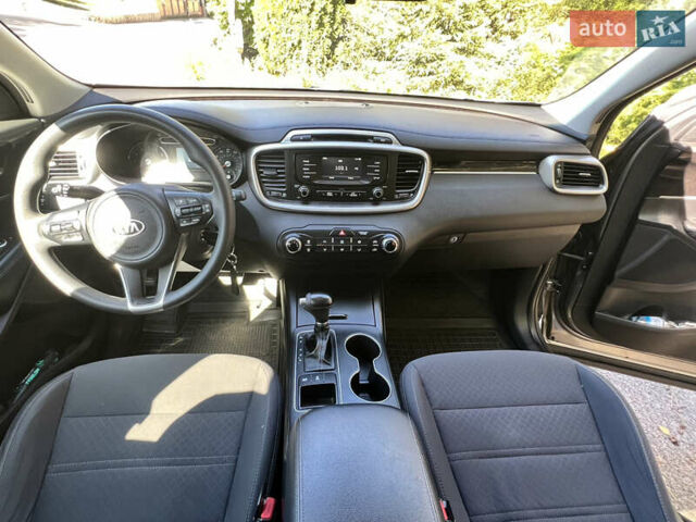 Серый Киа Соренто, объемом двигателя 3.34 л и пробегом 57 тыс. км за 16700 $, фото 22 на Automoto.ua