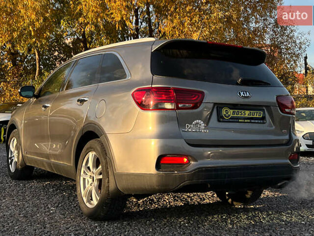 Серый Киа Соренто, объемом двигателя 2.36 л и пробегом 105 тыс. км за 17500 $, фото 5 на Automoto.ua