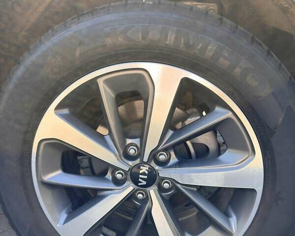 Серый Киа Соренто, объемом двигателя 3.3 л и пробегом 79 тыс. км за 17400 $, фото 21 на Automoto.ua