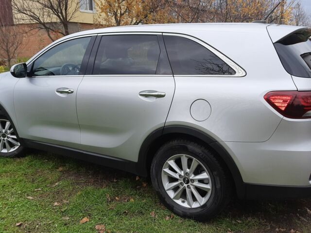 Серый Киа Соренто, объемом двигателя 2.4 л и пробегом 93 тыс. км за 18000 $, фото 2 на Automoto.ua