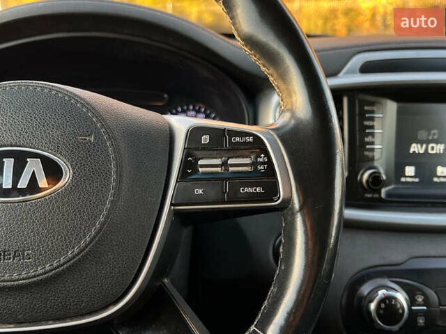 Серый Киа Соренто, объемом двигателя 2.36 л и пробегом 105 тыс. км за 17500 $, фото 9 на Automoto.ua