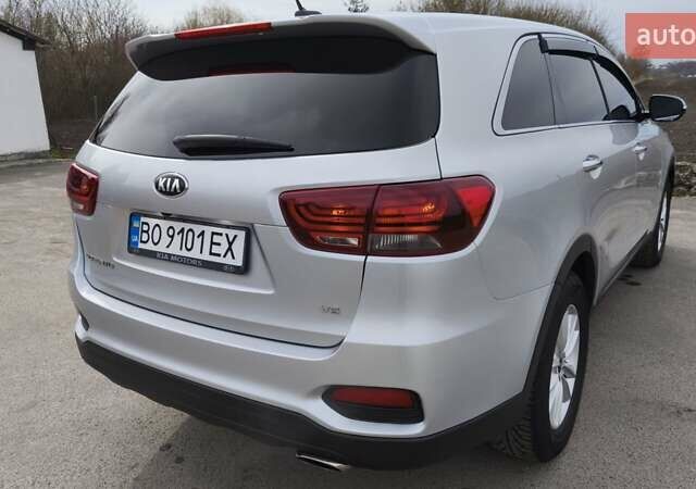 Сірий Кіа Соренто, об'ємом двигуна 3.34 л та пробігом 120 тис. км за 17800 $, фото 16 на Automoto.ua