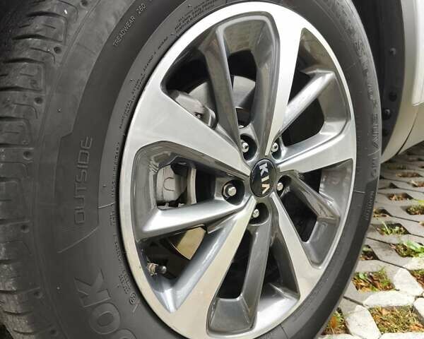 Сірий Кіа Соренто, об'ємом двигуна 3.34 л та пробігом 120 тис. км за 17800 $, фото 113 на Automoto.ua