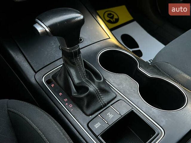 Серый Киа Соренто, объемом двигателя 2.36 л и пробегом 105 тыс. км за 17500 $, фото 14 на Automoto.ua