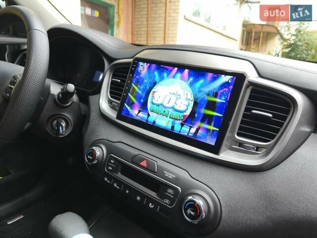 Сірий Кіа Соренто, об'ємом двигуна 3.34 л та пробігом 120 тис. км за 17800 $, фото 111 на Automoto.ua