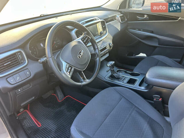 Серый Киа Соренто, объемом двигателя 2.4 л и пробегом 110 тыс. км за 17600 $, фото 6 на Automoto.ua