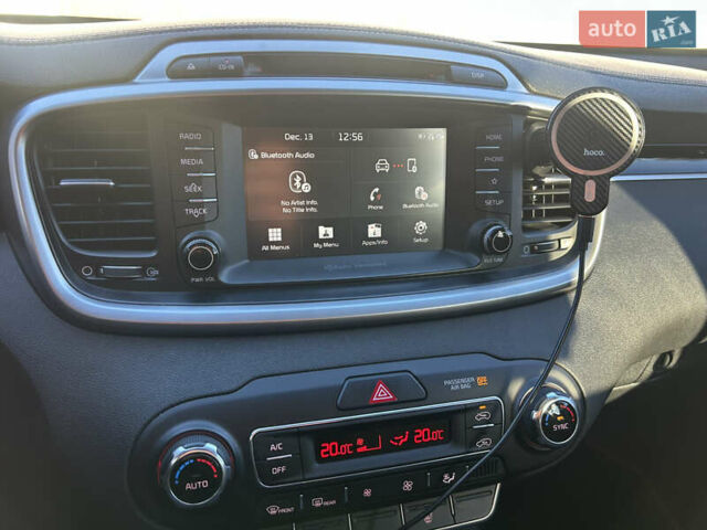 Серый Киа Соренто, объемом двигателя 2.4 л и пробегом 110 тыс. км за 17600 $, фото 7 на Automoto.ua