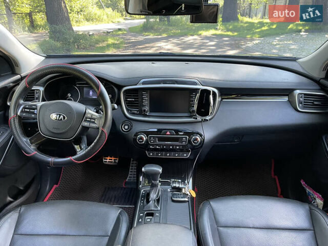 Киа Соренто 2018 в Житомире на Automoto.ua Серый Киа Соренто, объемом двигателя 2.2 л и пробегом 77 тыс. км за 26900 $, фото 10 на Automoto.ua