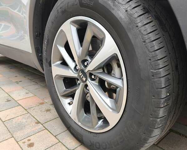 Сірий Кіа Соренто, об'ємом двигуна 3.34 л та пробігом 120 тис. км за 17800 $, фото 5 на Automoto.ua